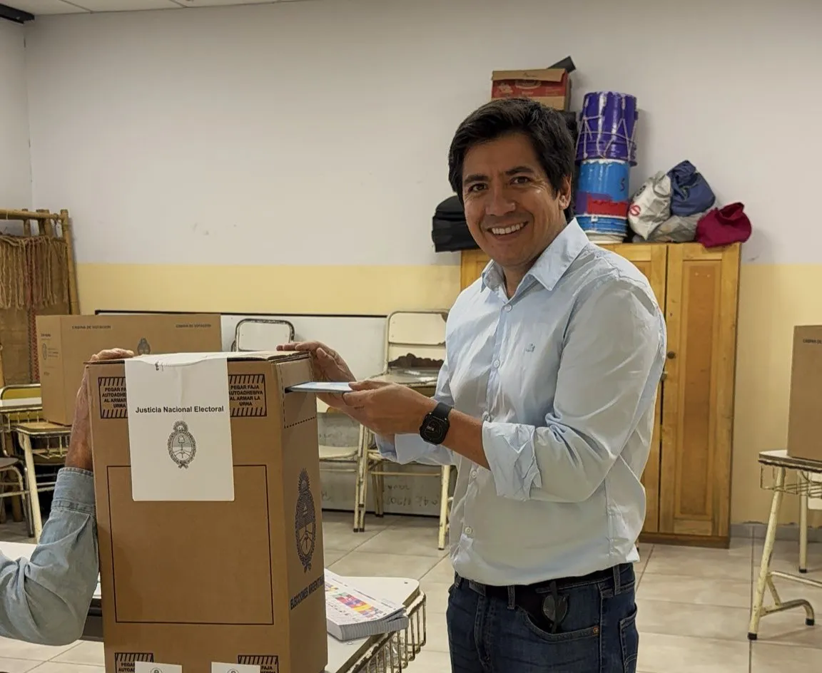 Gonzalo Roca vota