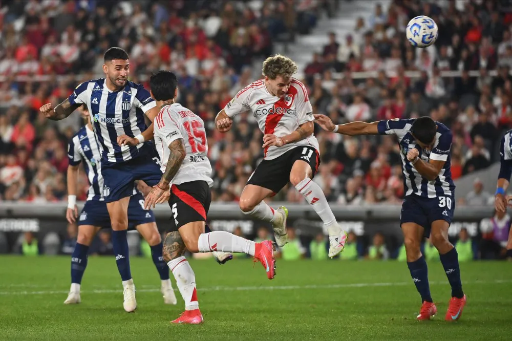 talleres river 2025 jugada web