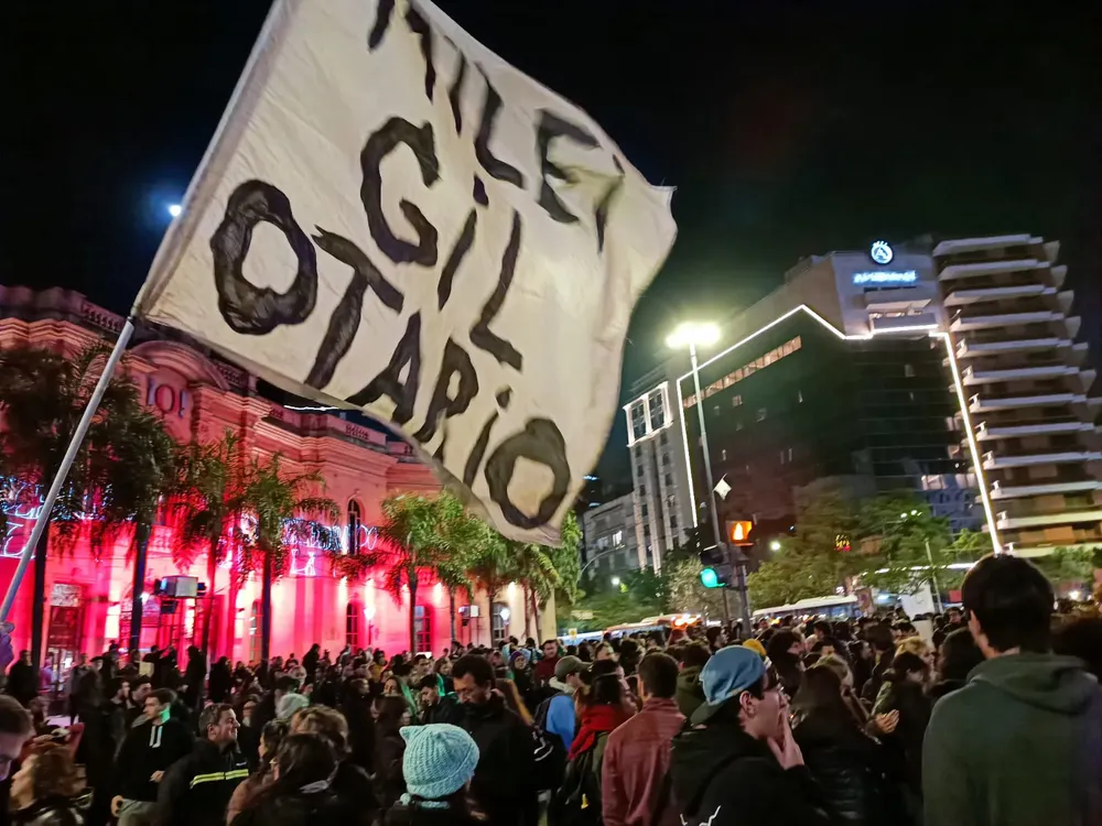 Movilización en el Patio Olmos por CFK (La Nueva Mañana) 1