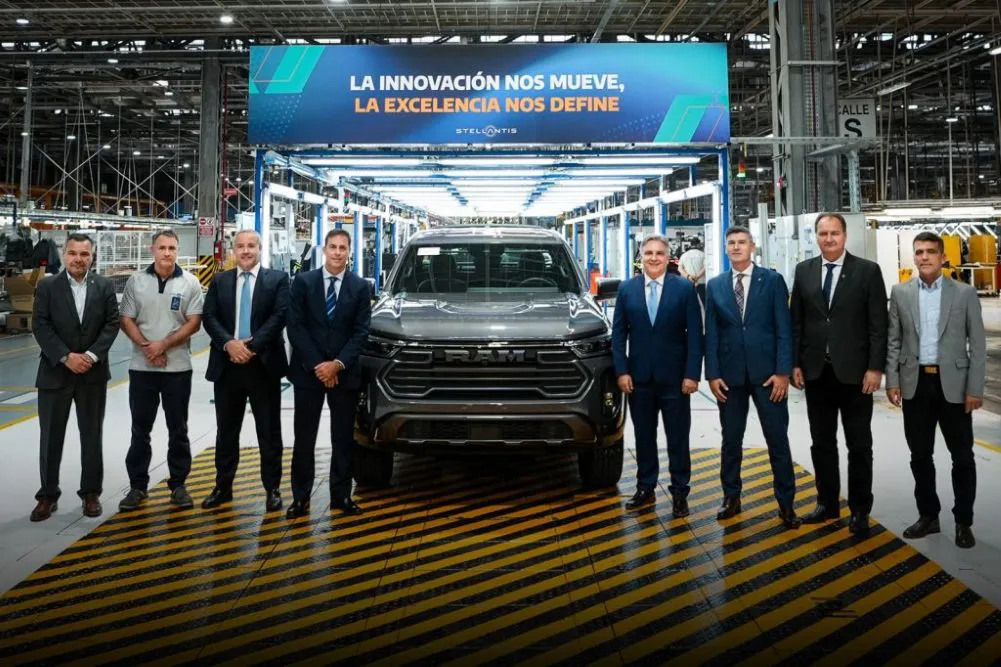 Llaryora presenta la RAM prensa.cba