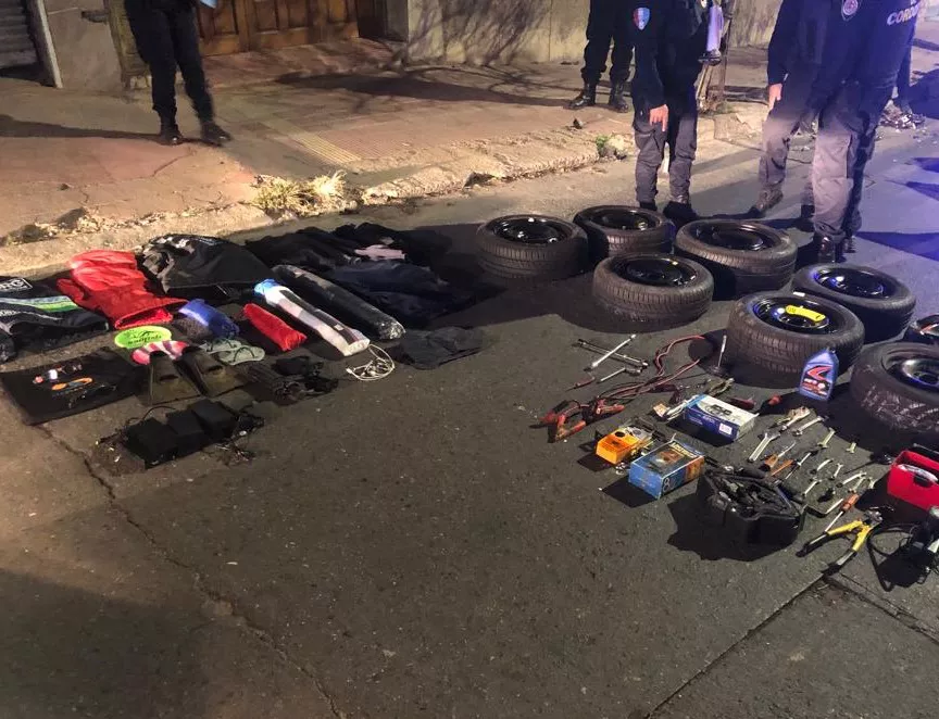 Chocaron y fueron detenidos en barrio San Martín (Policía de Córdoba) 04
