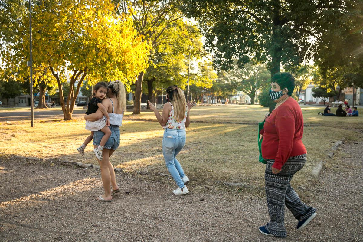CovidCba Gente Paseos © 2020 Javier Imaz_001