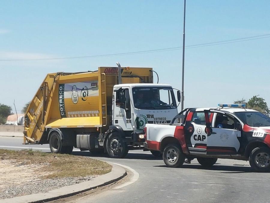 Basural piedras blancas bloqueo by @leoguevara80