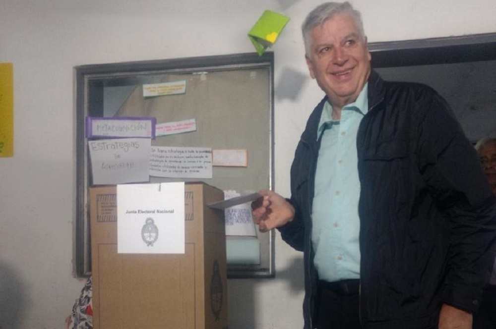 vota carlos gutierrez