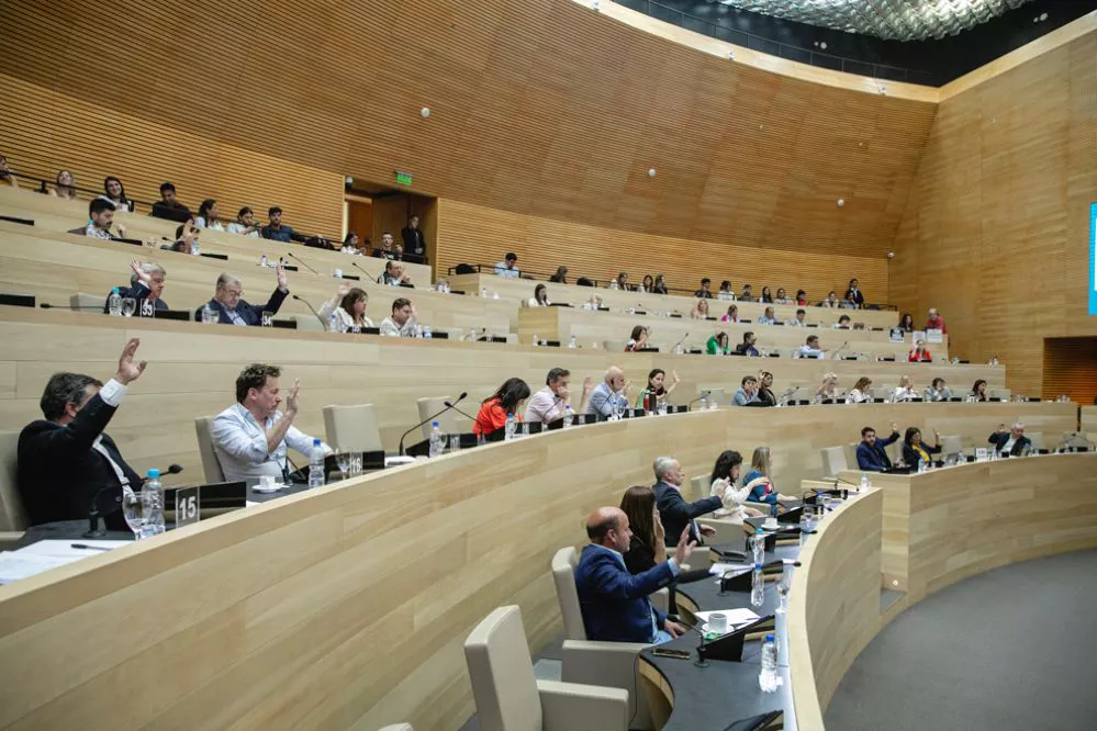 Unicameral by Legislatura
