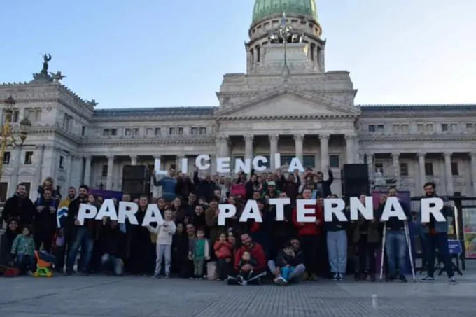 Licencia para paternar