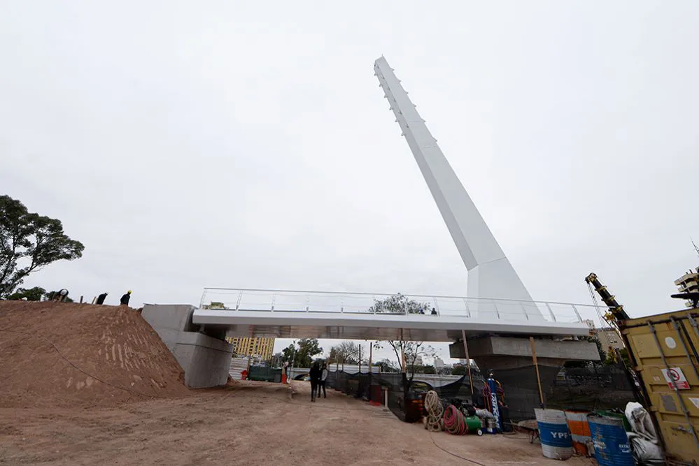 Puente peatonal by prensa.cba