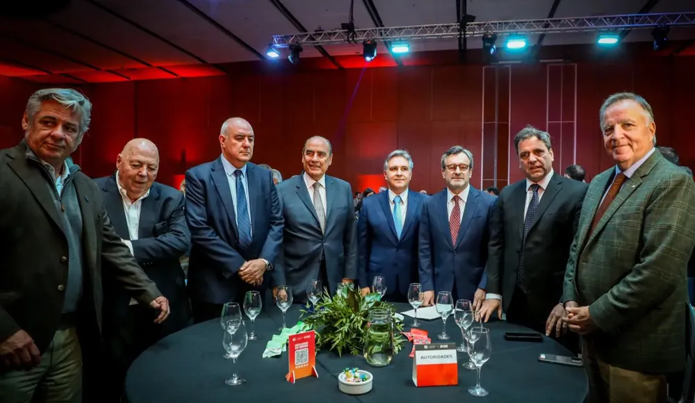 Martín Llaryora en la Unión Industrial de Córdoba
