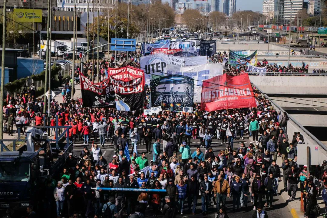 Marcha de Organizaciones Sociales en CABA 30 08 22 (cta autónoma) 02