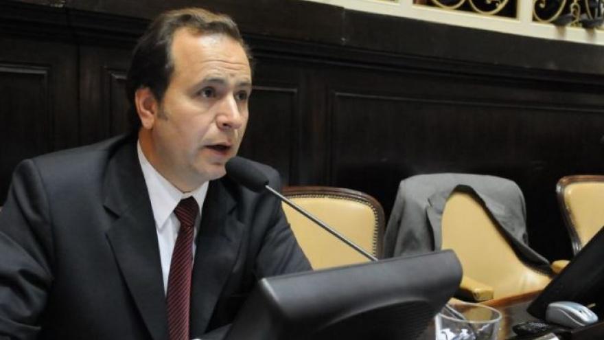 Jorge Alberto Solmi y gentileza