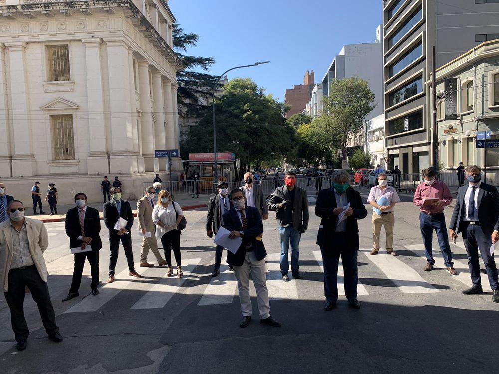 Abogados protesta colegio by Juan Pablo Viola