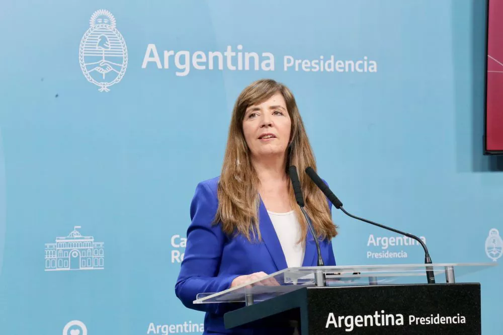 Cerruti 2 by Casa de Gobierno