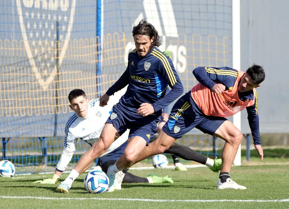 Edinson Cavani en Boca (Twitter Boca) 01