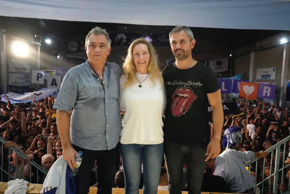 Pareja, Karina Milei y Martín Menem