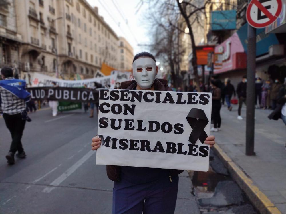 Esenciales con sueldo miserable UTS