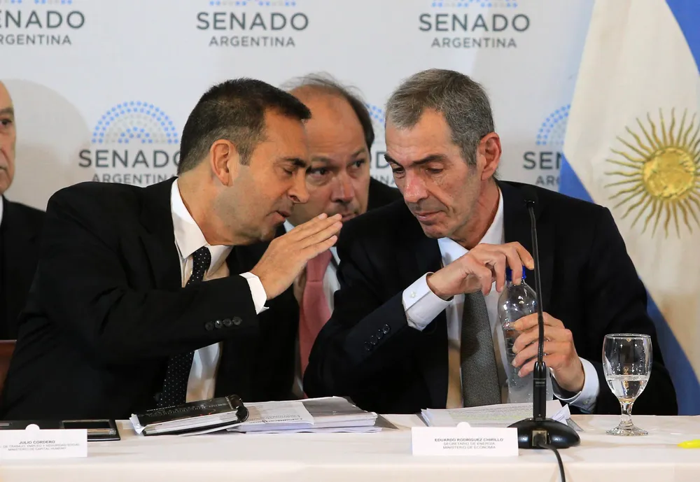 Senado debate by na