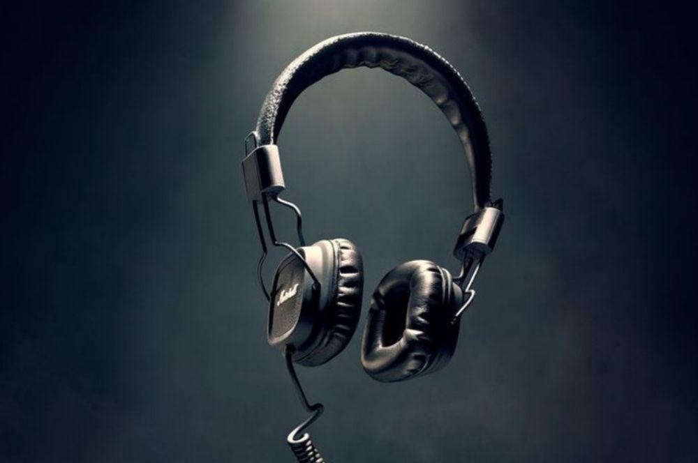 Auriculares en el aire