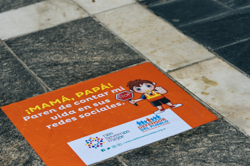 Defensoria del Pueblo Sharenting campaña de prevención