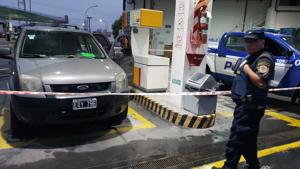 Muerte en la estación de Servicio by gentileza @leoguevara80