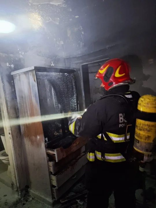 Incendio geriátrico Barrio Escobar by Policía de Cba