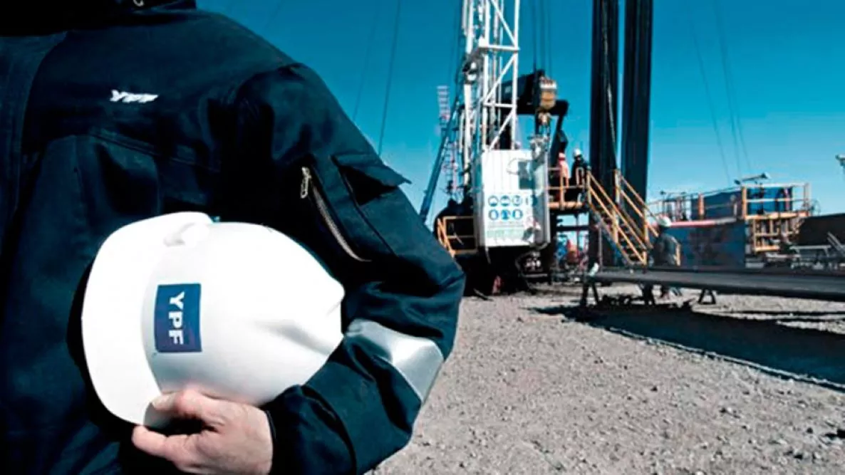 Petroleros by Télam