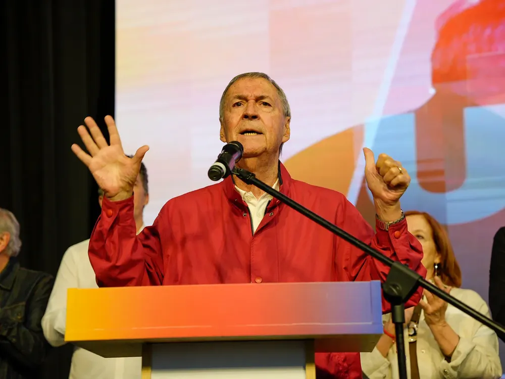 Juan Schiaretti en el búnker de Provincias Unidas - Maximiliano Diana (LNM) 01