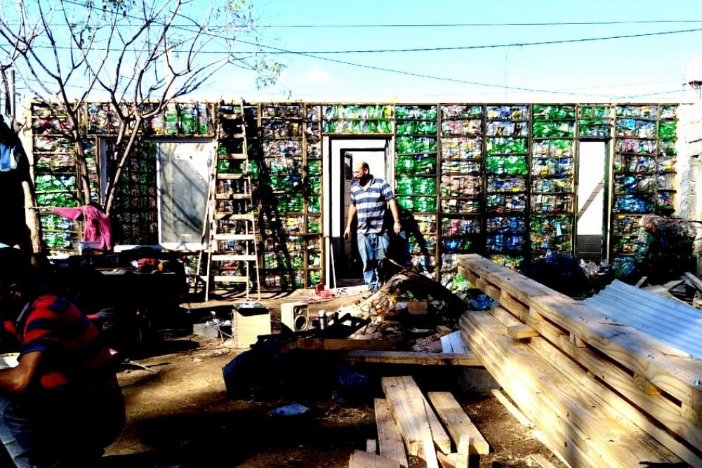 Fundacion La Morera construcción Pl{astico Reciclado Oberlin