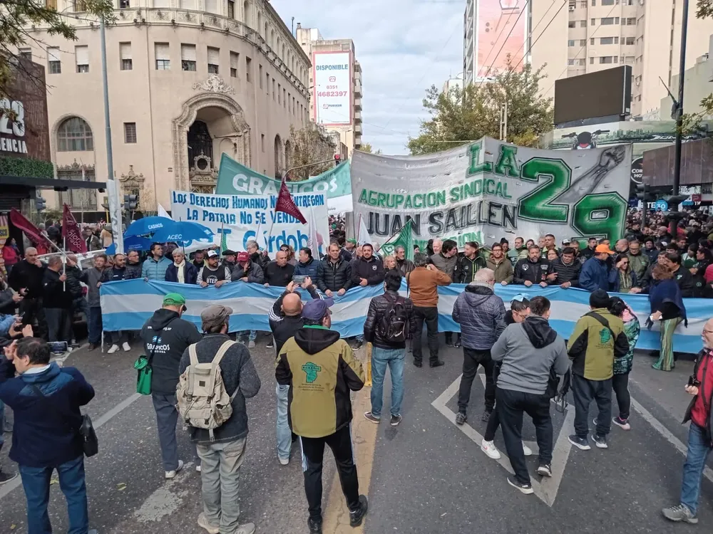 Marcha en Córdoba por el paro nacional (Miguel Apontes LNM)