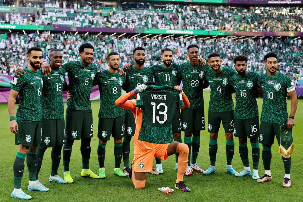 Arabia Saudita enfrenta a Polonia