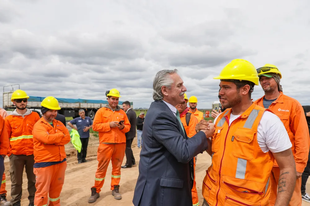 03-10-2023_el_presidente_alberto_fernandez_recorrio