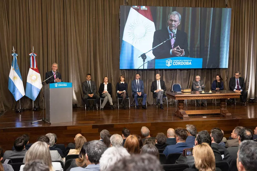 Jura nuevos ministros