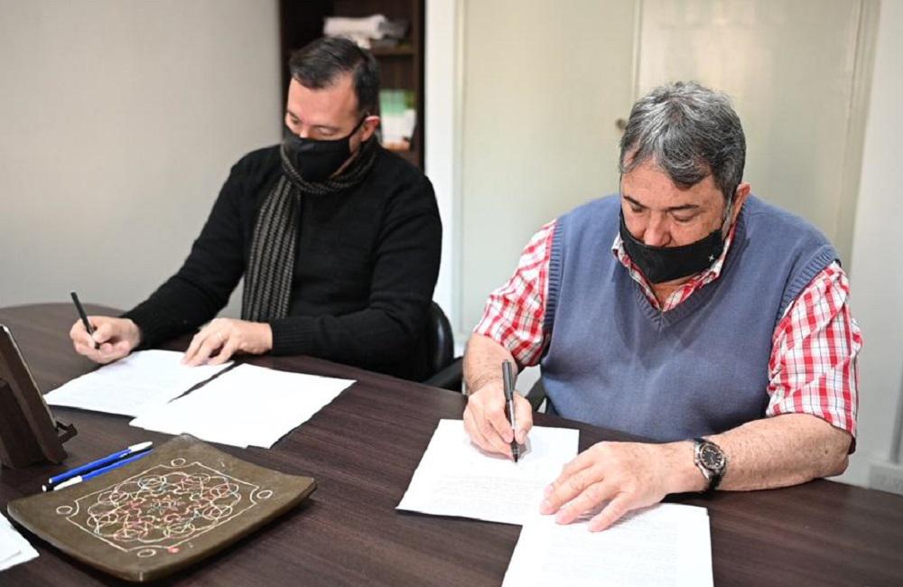 Folloni zoo firma by prensa Muni