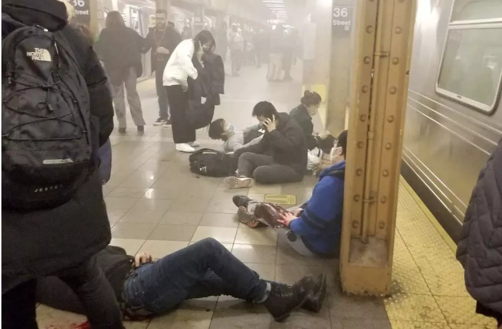 explosion y tiros subte New York by Télam