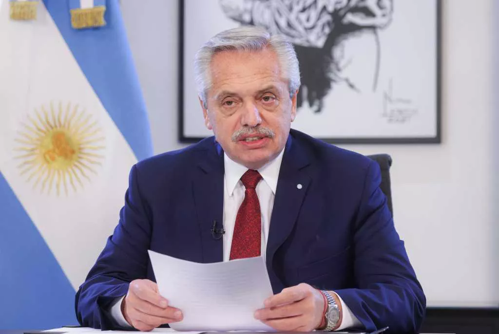 Fernández by na