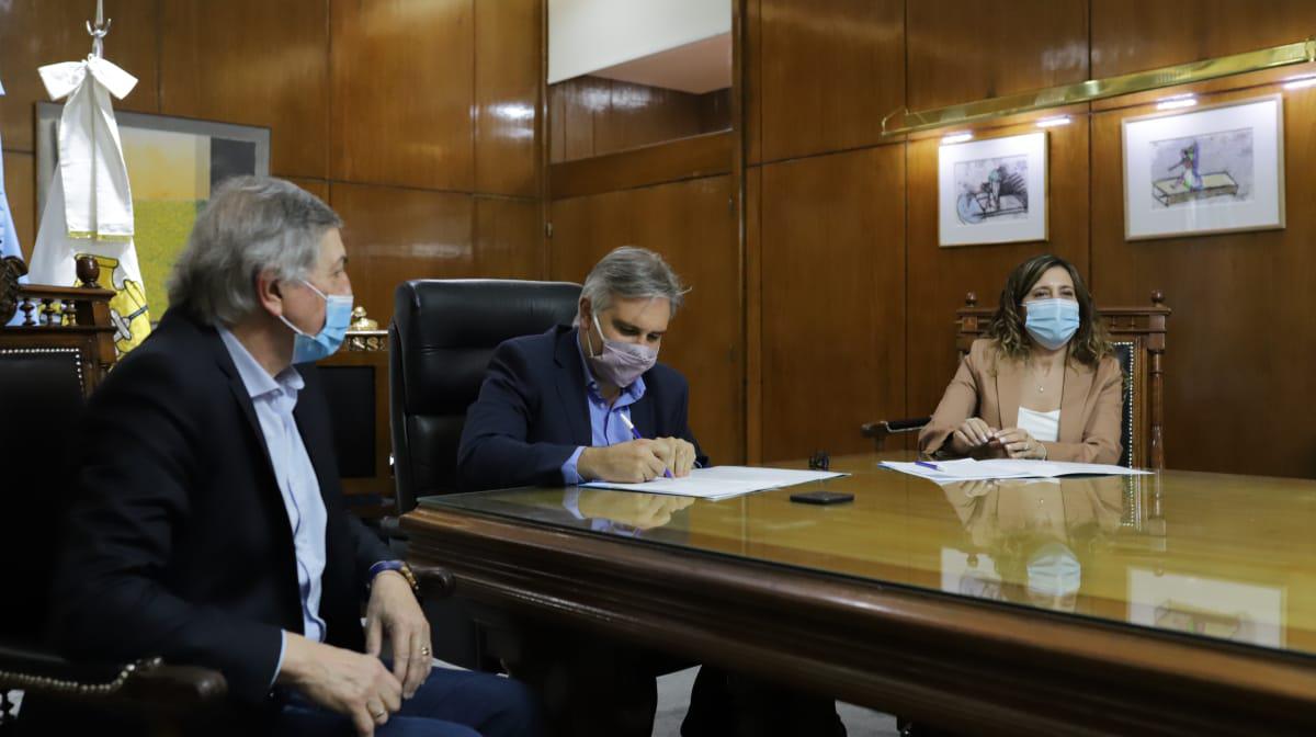 Llaryora Massei prensa del Gob de Córdoba
