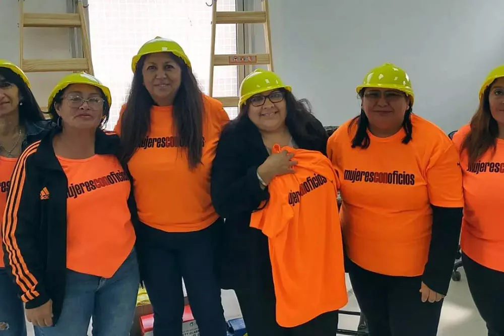 mujeres con oficio00003