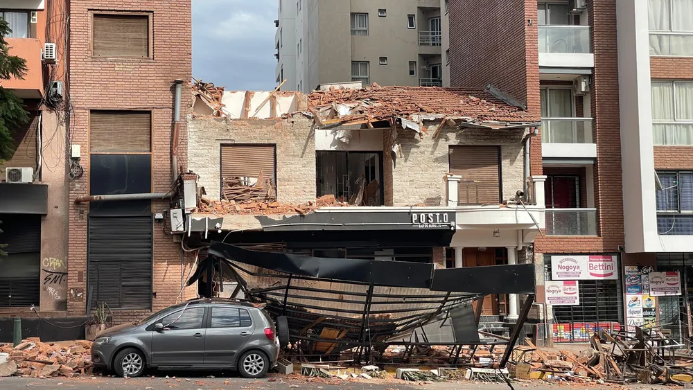 Derrumbe en barrio Güemes