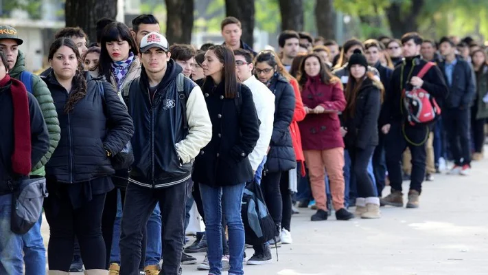 gente buscando laburo 1,jpg