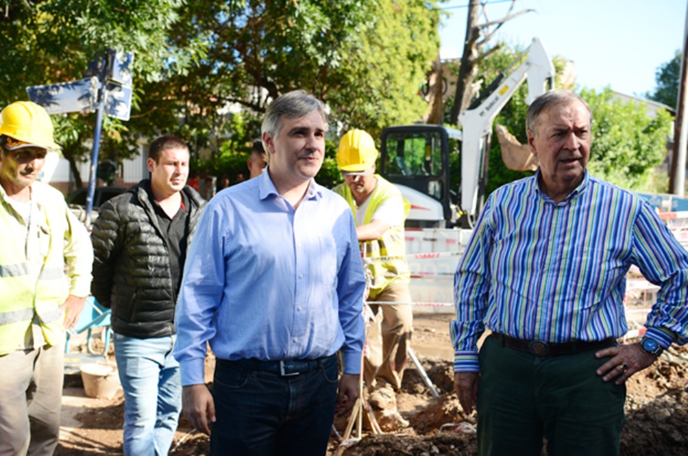 Schiaretti-en-obra-cloacal-de-Villa-El-Libert9571