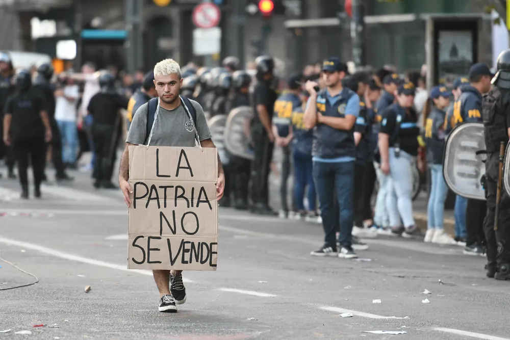 La patria no se vende by télam