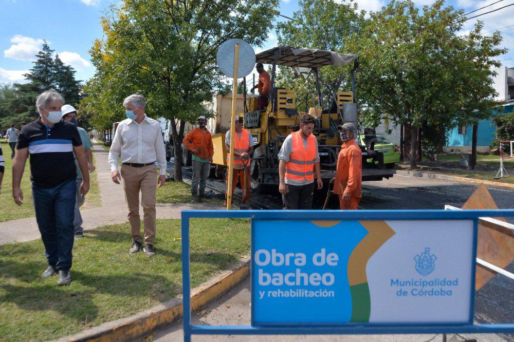 Llaryora supervisa plan de bacheo by Twitter Municipalidad de Córdoba