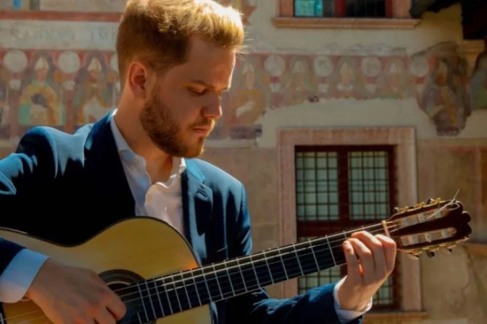 lorenzo-bernardi- by Radio Bethoven
