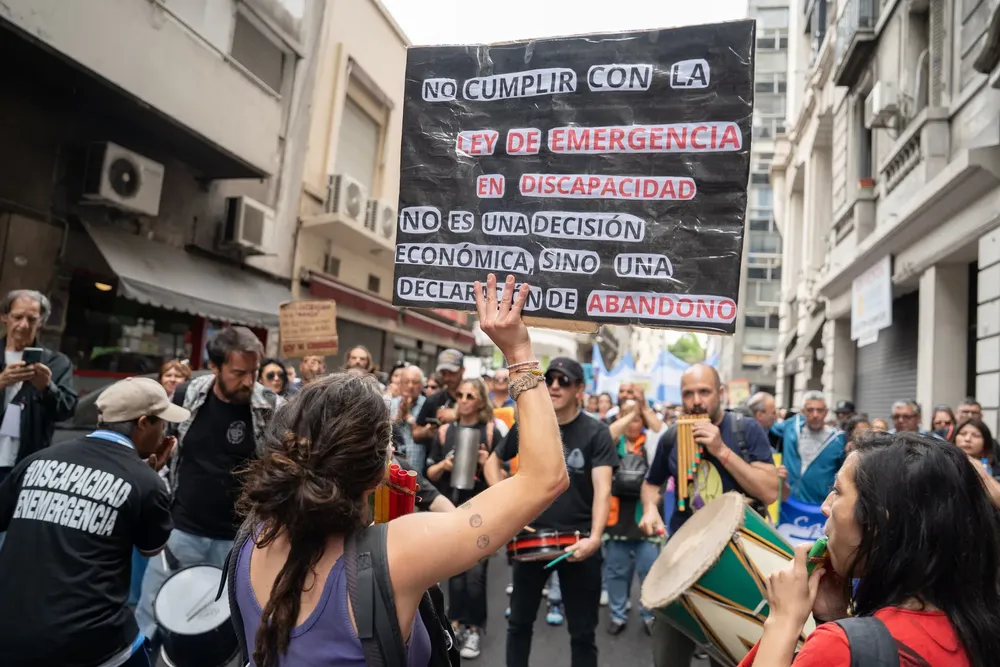 Marcha en CABA por la Ley de Emergencia en Discapacidad (Foro Permanente Discapacidad) 03