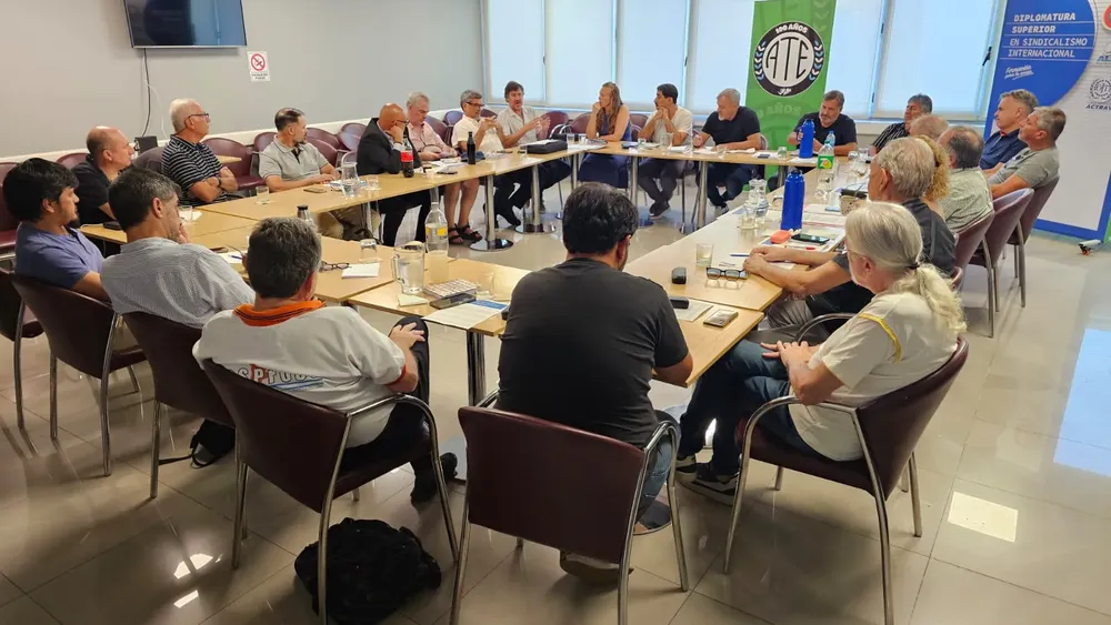 Reunión de gremios estatales (ATE)