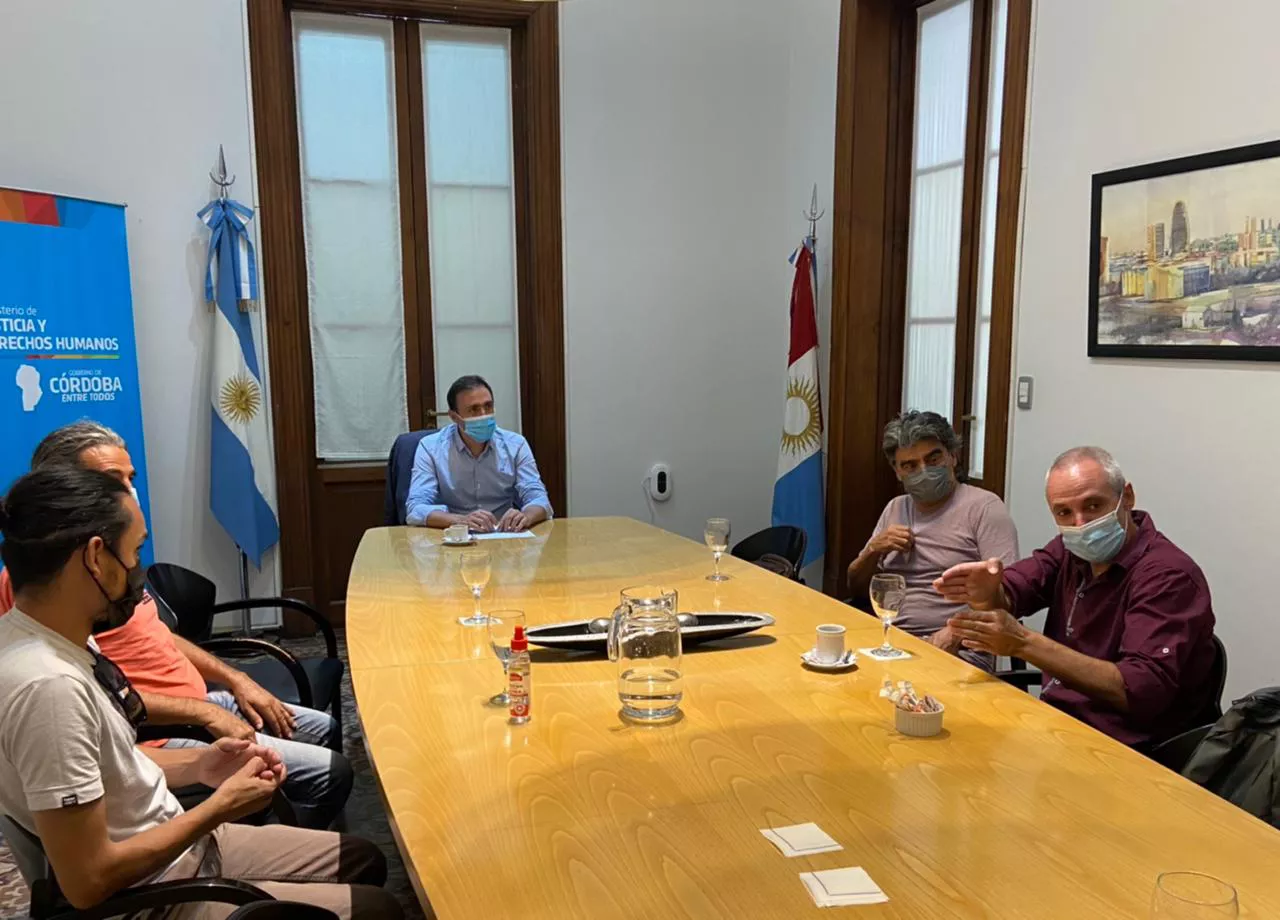 Ministro López y Familiares Tragedia Circunvalación bi Pcia.deCba