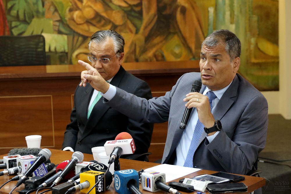 Rafael Correa by gentileza