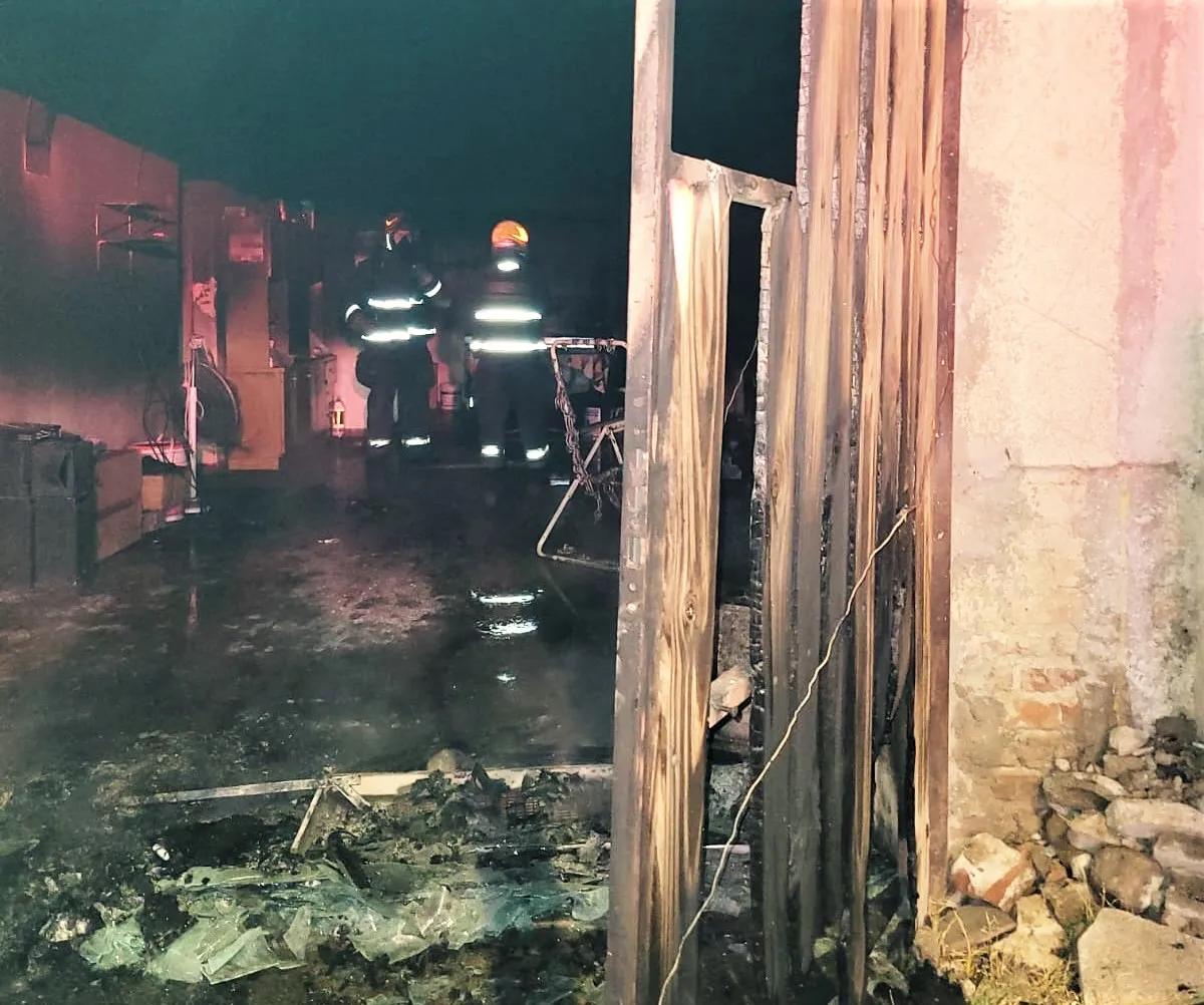 Incendio en una vivienda de barrio Las Palmas 01