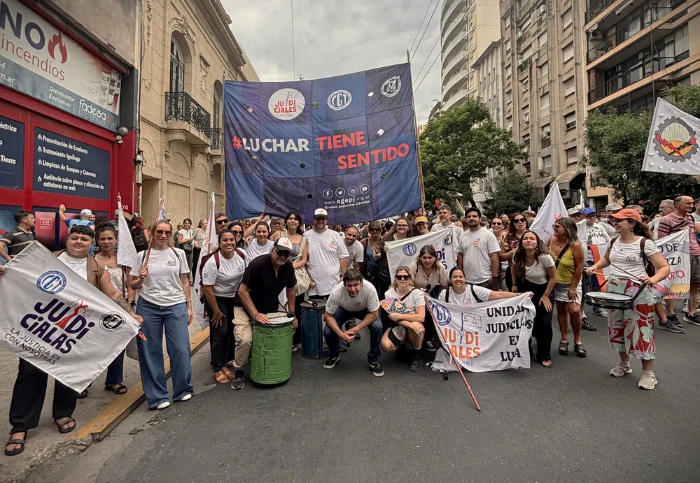 Marcha de estatales por los aportes a la Caja (Judiciales) 12