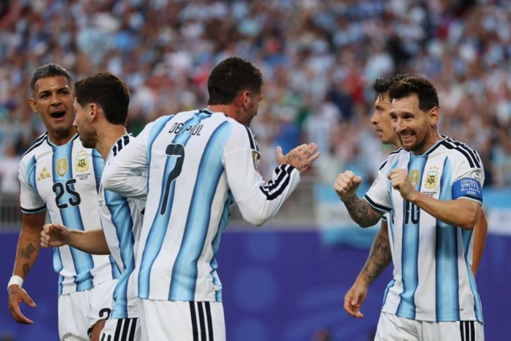 Messi celebra by Seleccion Argentina