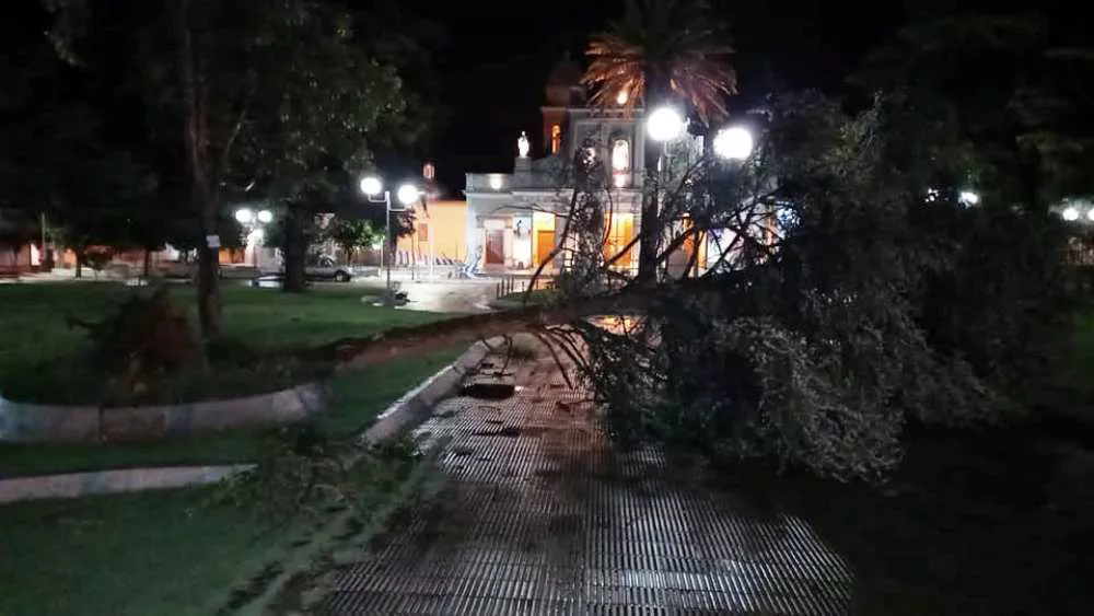 temporal de viento en Sampacho by FM Identidad